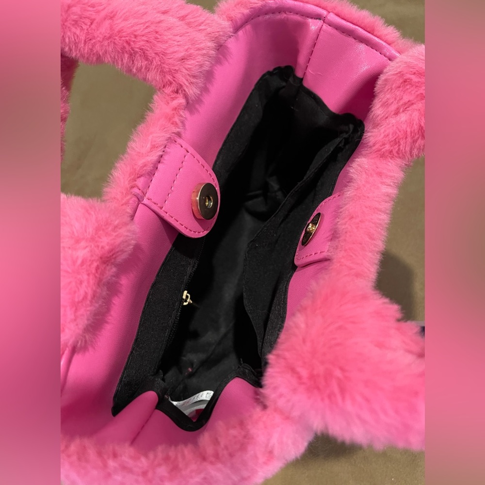 Skinnydip x Barbie pink limited edition bag - Picture 4 of 4